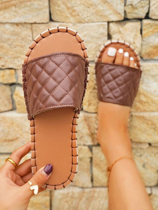 Vacation Outdoors Flat Slippers for Women, Quilted Single Band Artificial Leather Open Toe Slide Sandals